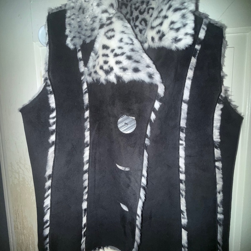 A reversible Lisa zebra print